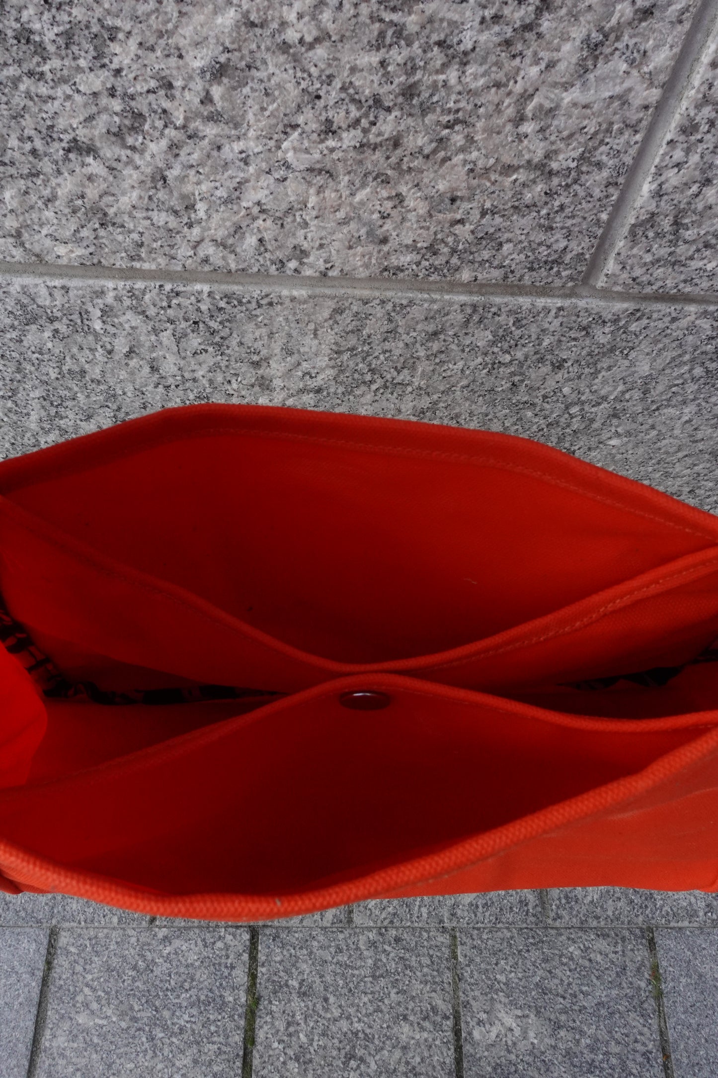 Swizzle Waxed Pocket Purse
