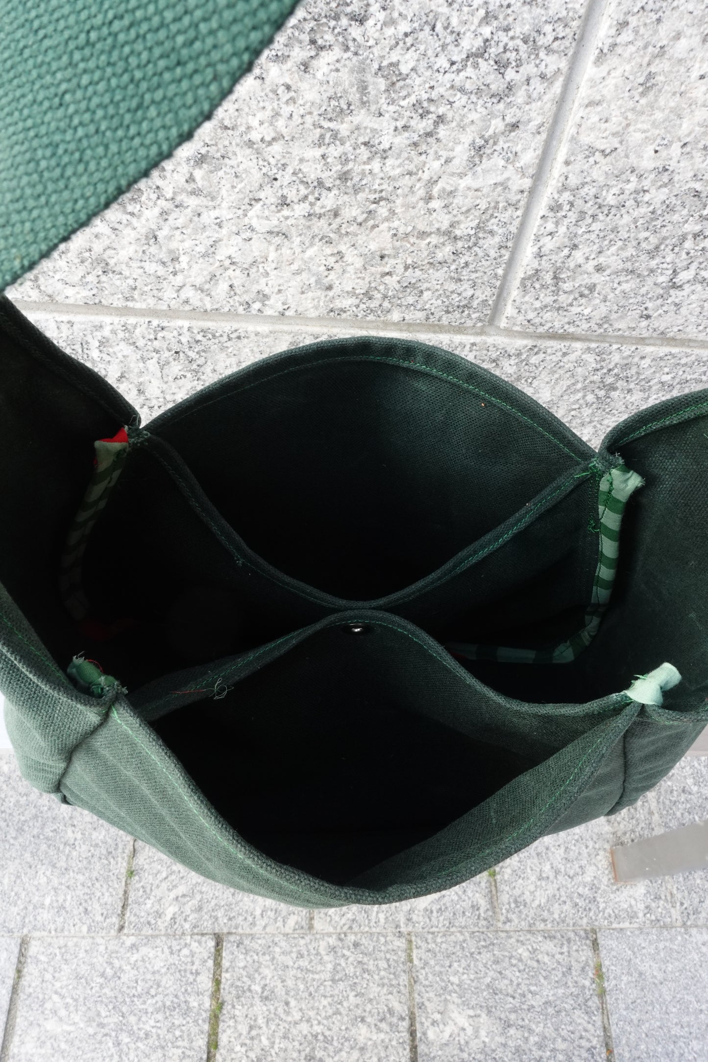 Bermuda Grass Waxed Pocket Purse