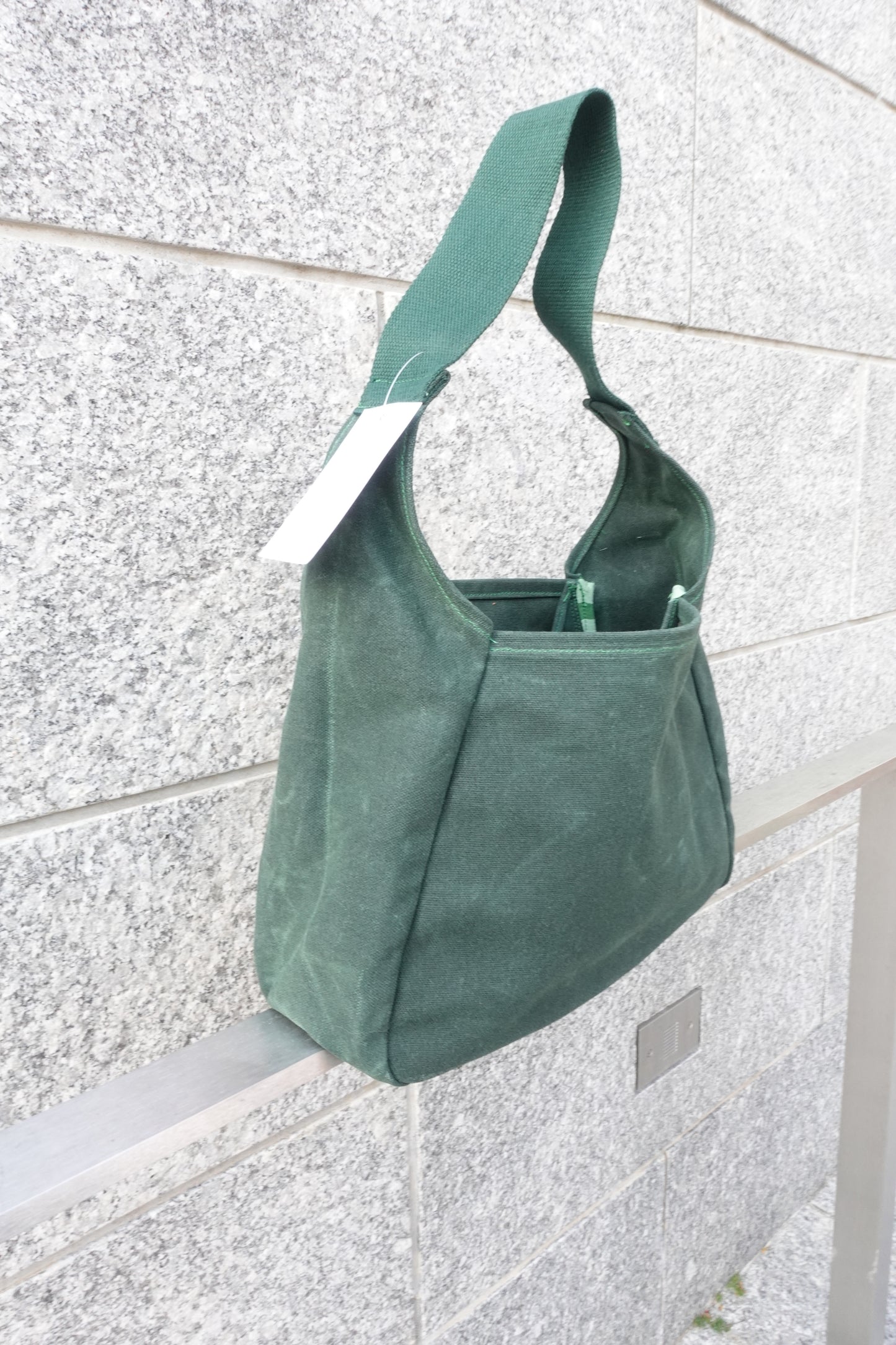 Bermuda Grass Waxed Pocket Purse