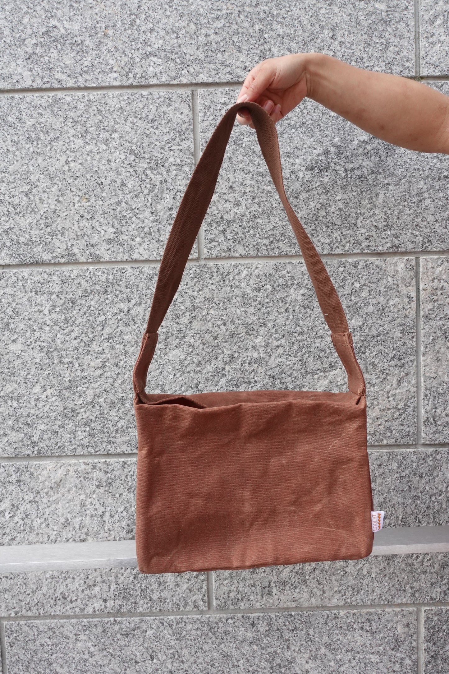 Cedar Waxed Slouch Pouch