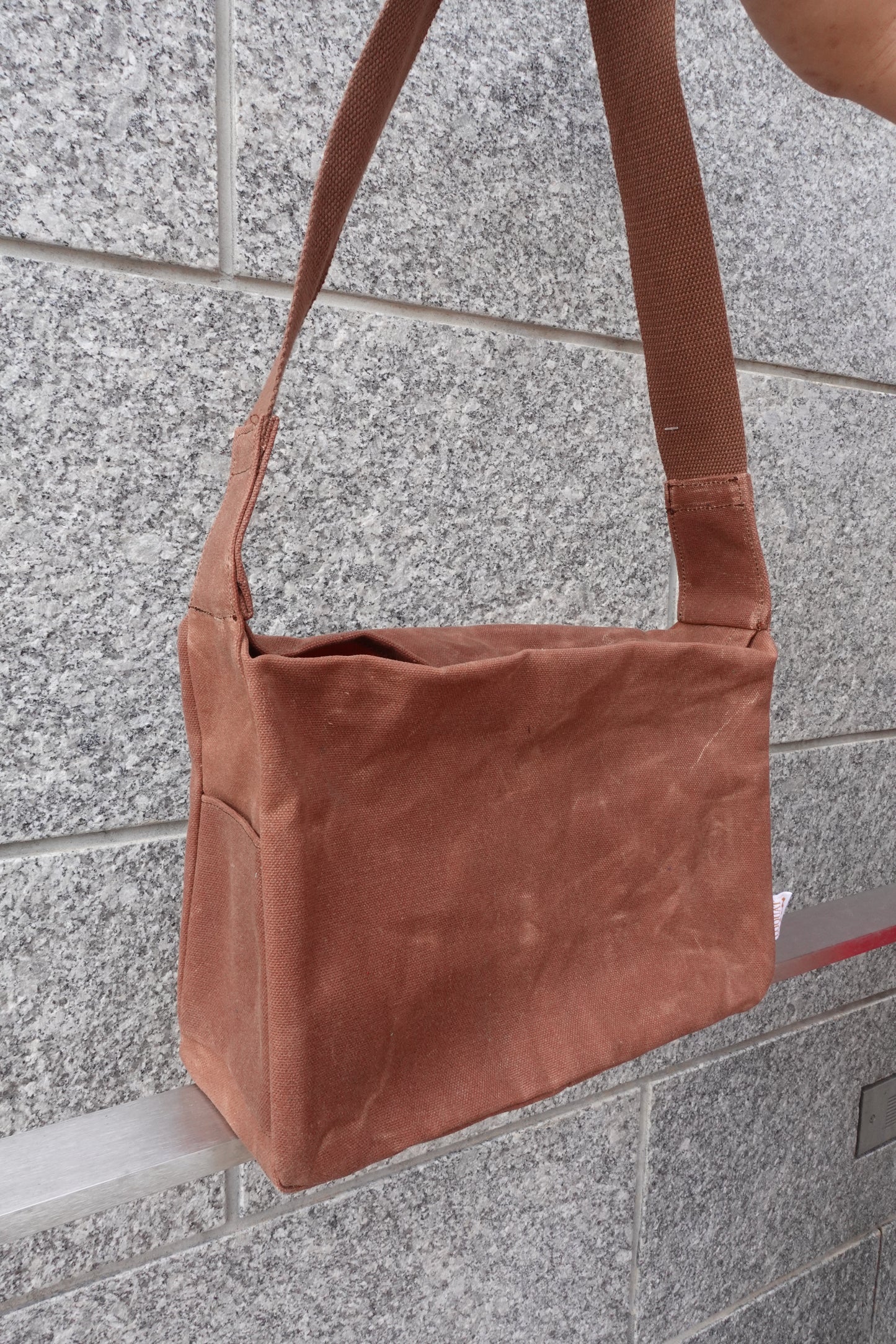 Cedar Waxed Slouch Pouch