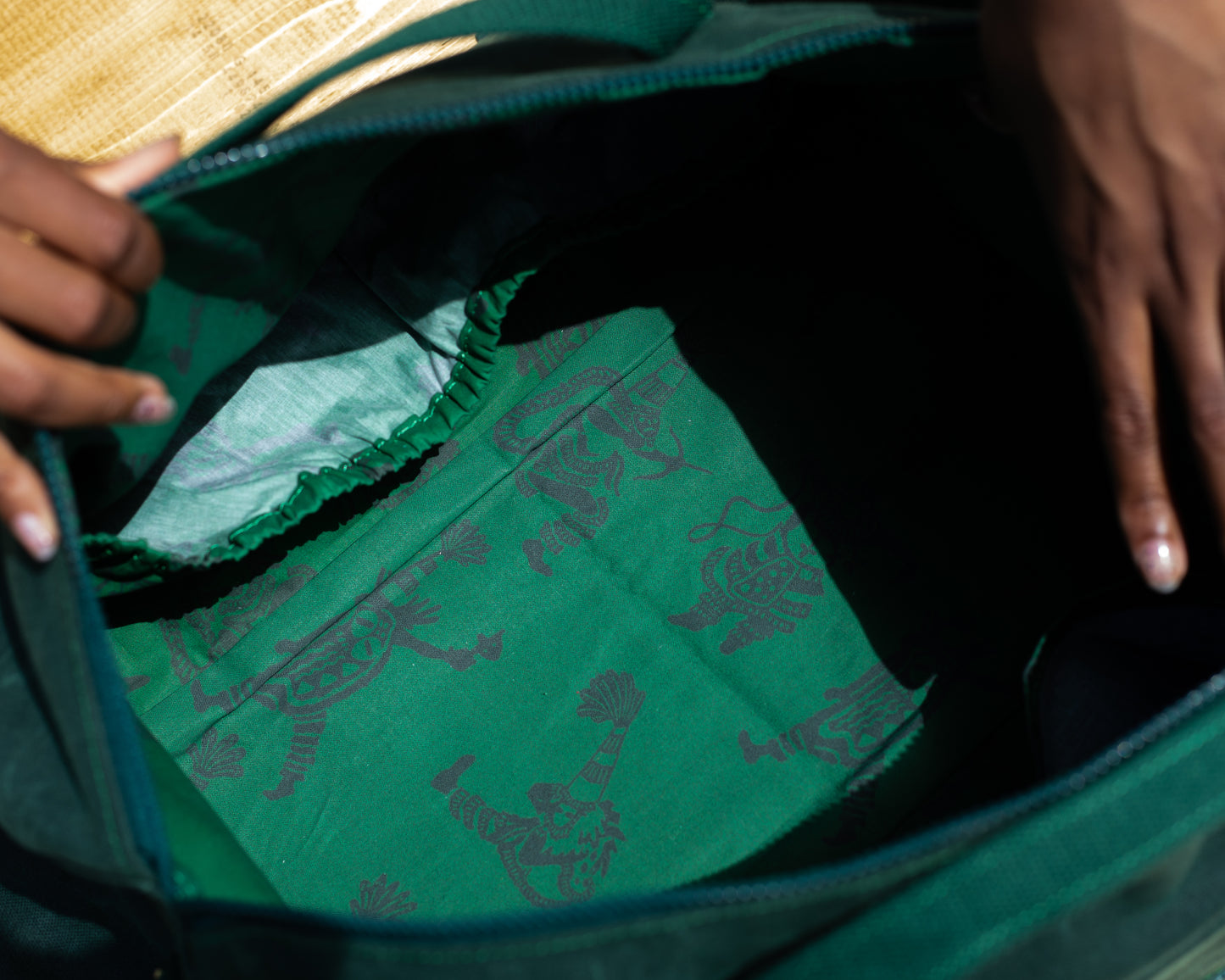 Bermuda Grass Waxed Country Bag